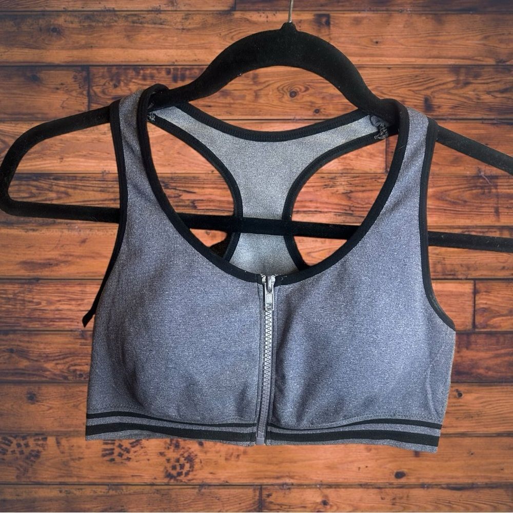5 for $25🔥XOXO Zip Front Grey‎ & Black Sports Bra XS